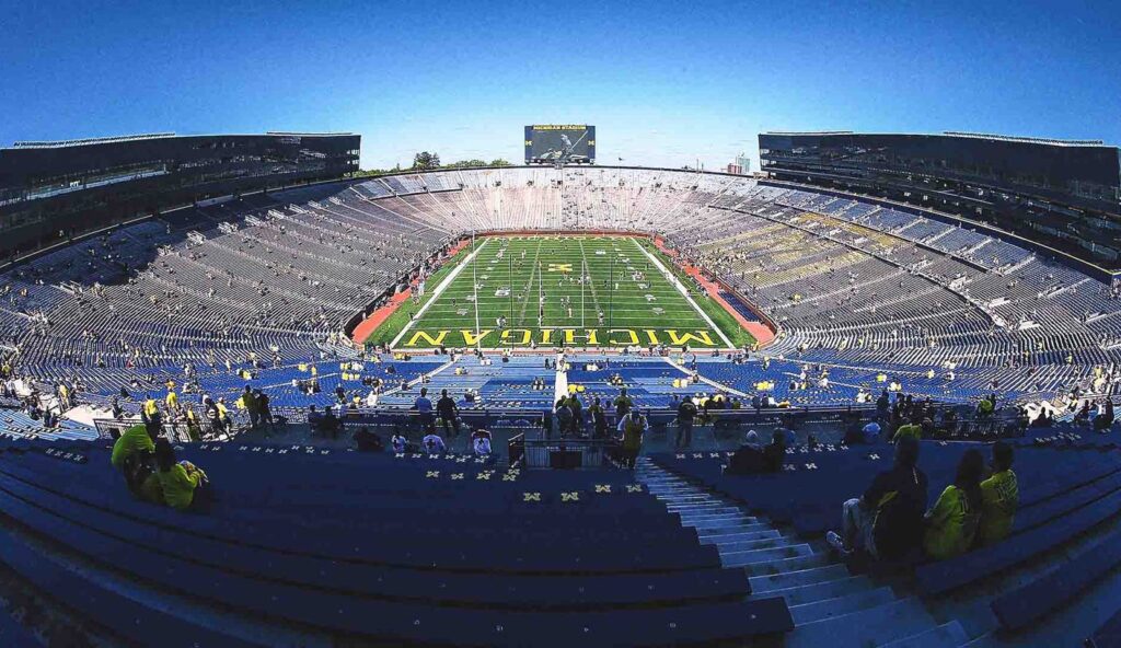 Report: Firm gave evidence of Michigan’s sign-stealing to NCAA