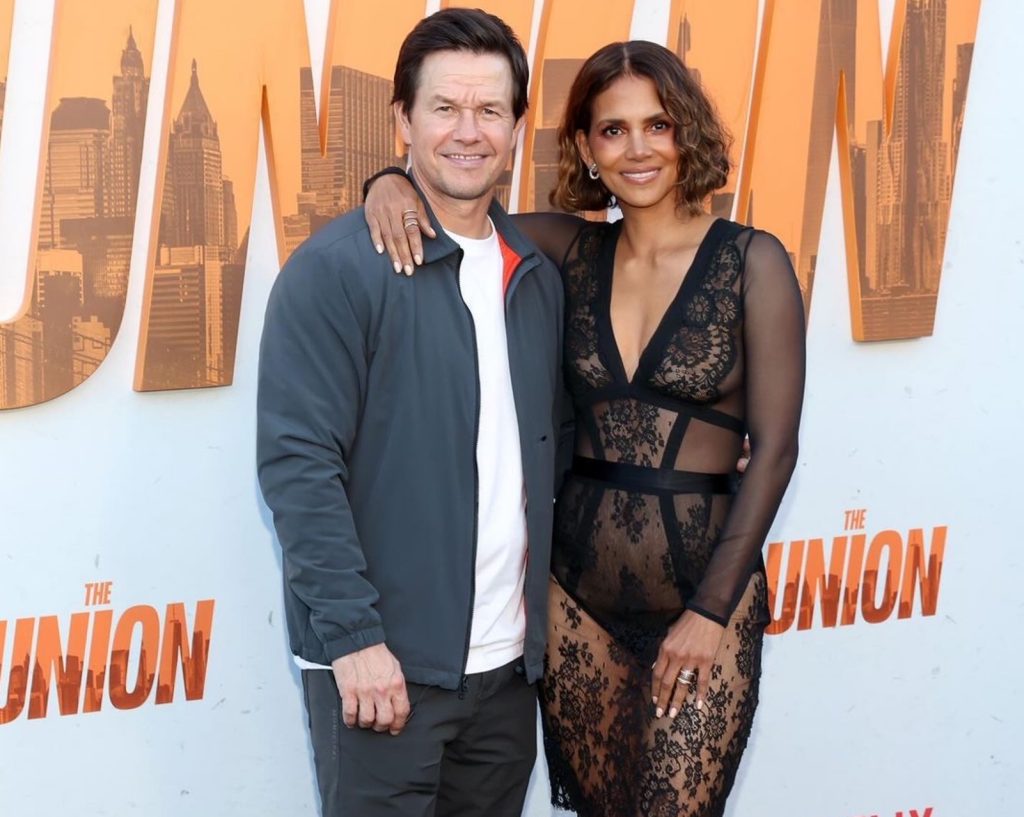 Halle Berry Wears Black Lace La Perla 2016 Dress to The Premiere of the Union in LA – Fashion Bomb Daily