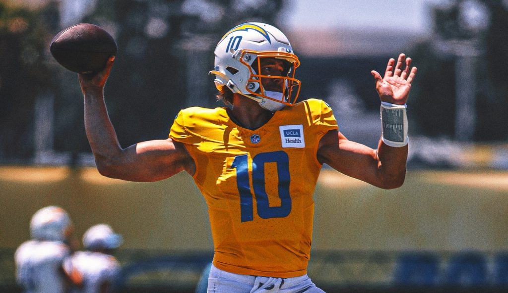 Chargers QB Justin Herbert returns to practice after missing 2 weeks with foot injury